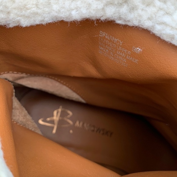 B. Makowsky BFNANCY Leather Wedges - Picture 17 of 17